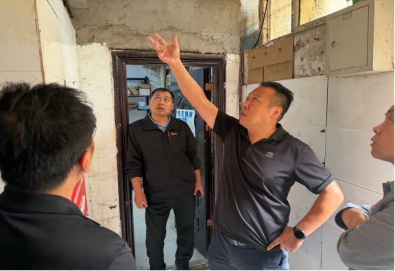 未央湖街道办来我校商业街进行安全专项检查
